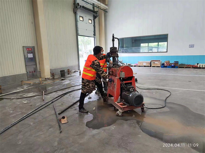 鄂托克前厂房地面下沉塌陷注浆加固施工